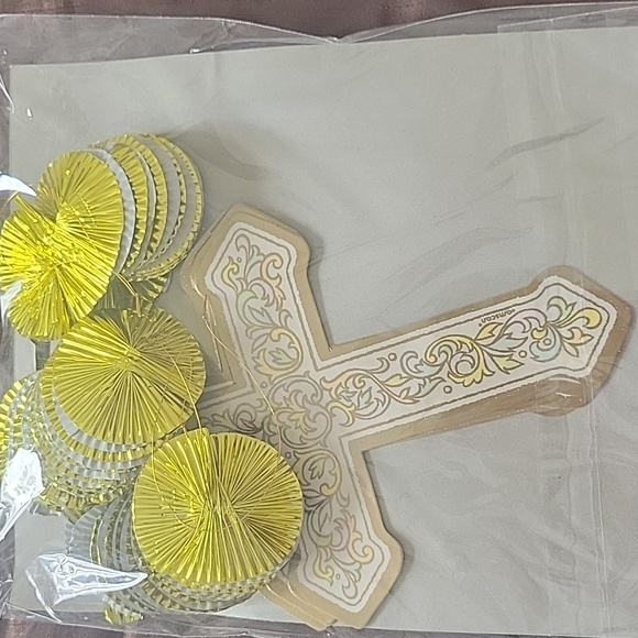 ✨️💲3️⃣ ✨️New 3 Pc Dangling Cross Cutouts Pendent Hanging Decorations - Picture 6 of 10